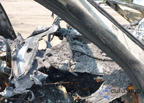 2015 BMW X1 xDrive28I z USA, uszkodzony, nr VIN WBAVL1C5XFVY24588